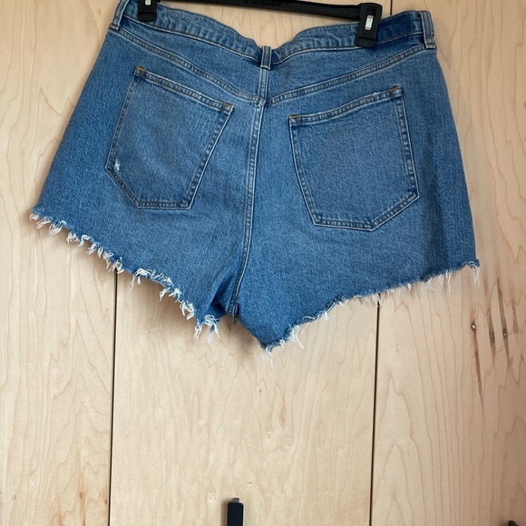 Abercrombie Fitch Relaxed 90s Cutoff Great condition - Picture 3 of 3